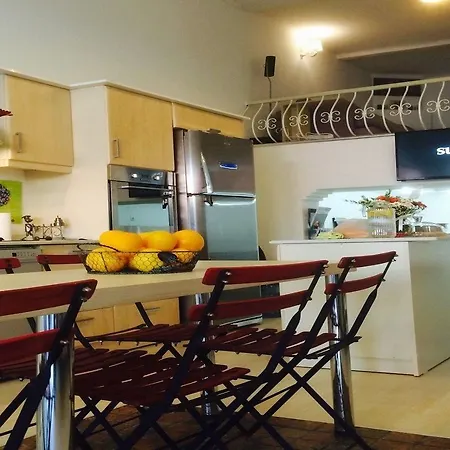 بيت شباب Downtown Cozy *