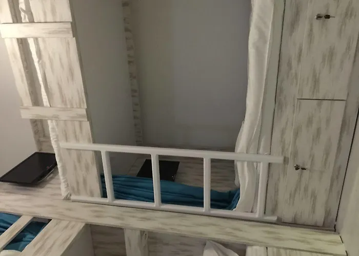 Downtown Cozy Хостел *