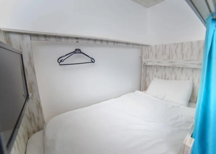 Downtown Cozy Хостел *